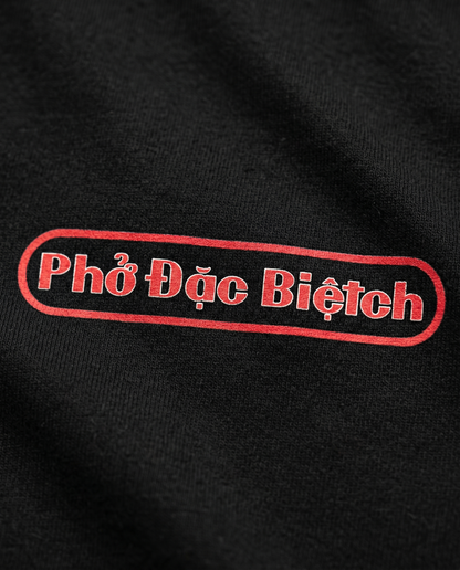 Phở Đặc Biệtch logo print close-up on black tee